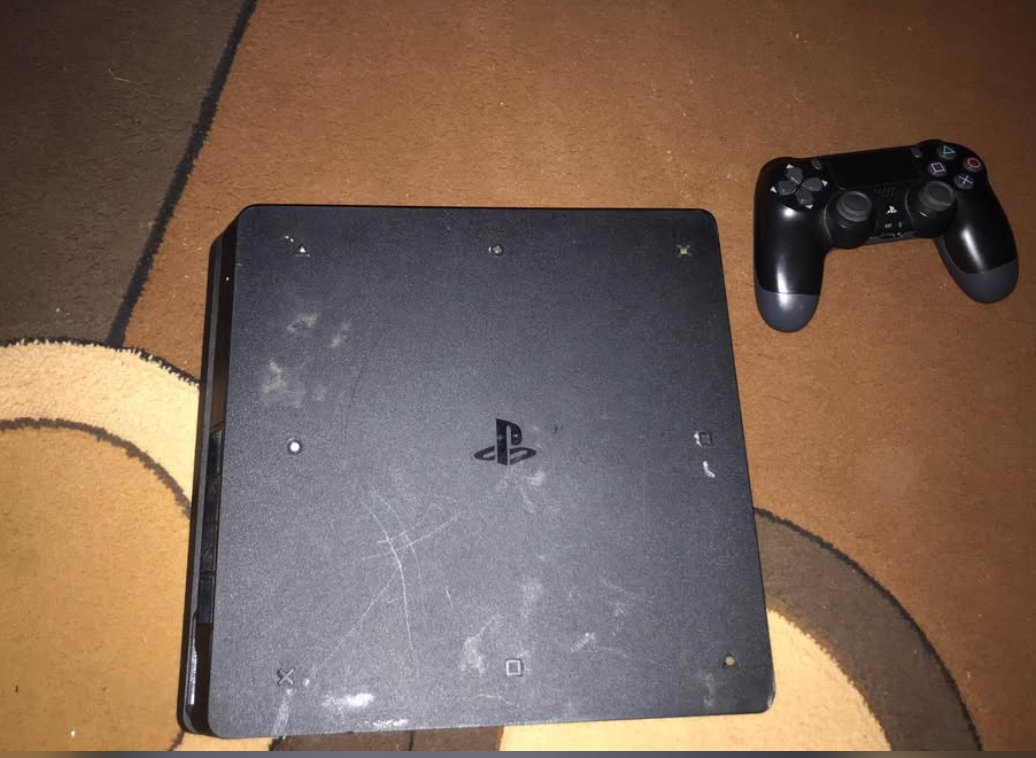 Play Station 4 (PS4) slim